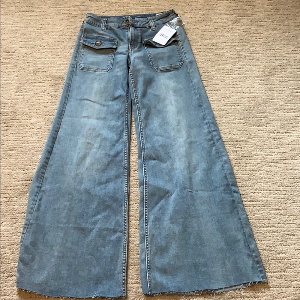 Free People Wide leg raw hem jeans size 26